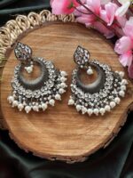 Maanvi Jhumka