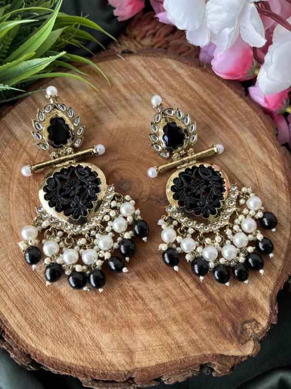 Sanam Jhumka Black