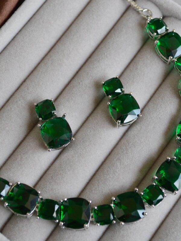 ILeana Necklace Emerald